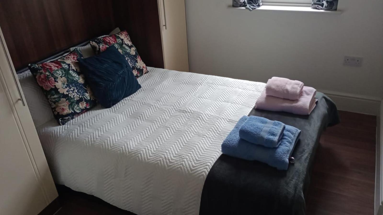 Notting Hill Next Door Bedroom In The Share Flat Londra Dış mekan fotoğraf